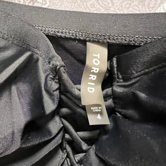 Torrid Swimsuit Lattice Front Cage - One Piece Ruched Retro Wireless za. - Picture 16 of 16